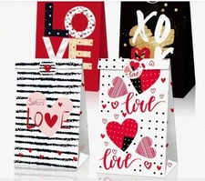 GIFT BAG , 120G  OF SWEETS OF